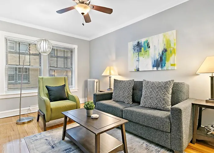 1-bedroom Cozy & Modish - Marshfield W2 Rep * Чикаго