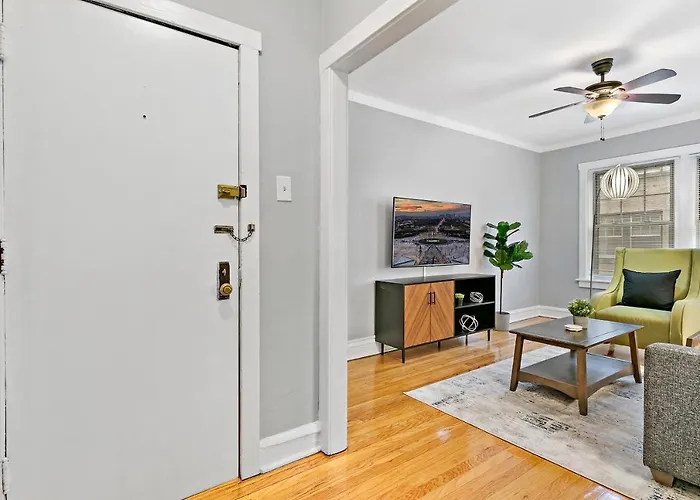 1-bedroom Cozy & Modish - Marshfield W2 Rep
