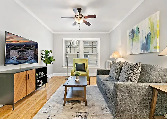 Апартаменты 1-bedroom Cozy & Modish - Marshfield W2 Rep Чикаго